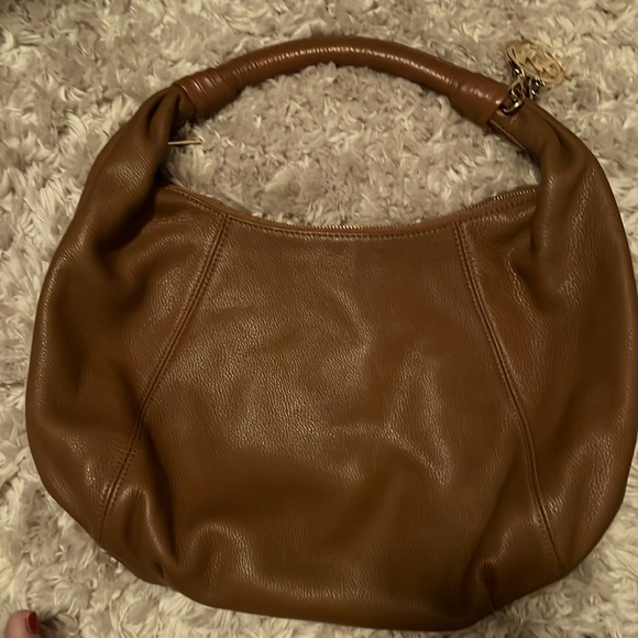Michael Kora shoulder bag very nice like brand new no stains smoke free owner - Picture 1 of 13